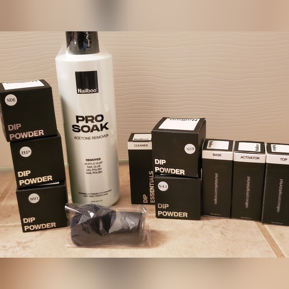 New in Packaging Nailboo Nail Dip Set